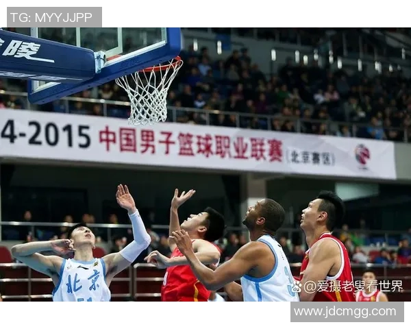 上海男篮与深圳季后赛激战正酣谁能在这场较量中脱颖而出