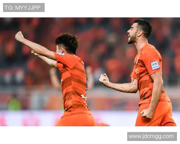 上港与鲁能激战正酣文字直播全程回顾精彩瞬间与赛况分析