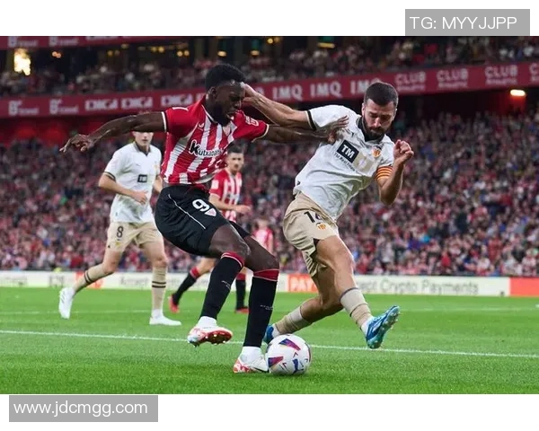 达克尔野与霍尔比的激烈对决揭示了足球战术的深度与魅力 达克尔野与霍尔比的激烈对决揭示了足球战术的深度与魅力