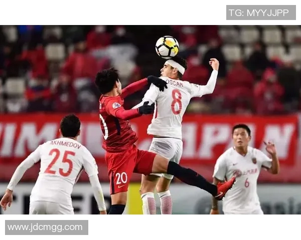 联广岛三迎战鹿岛鹿队争夺联赛关键三分的激烈对决